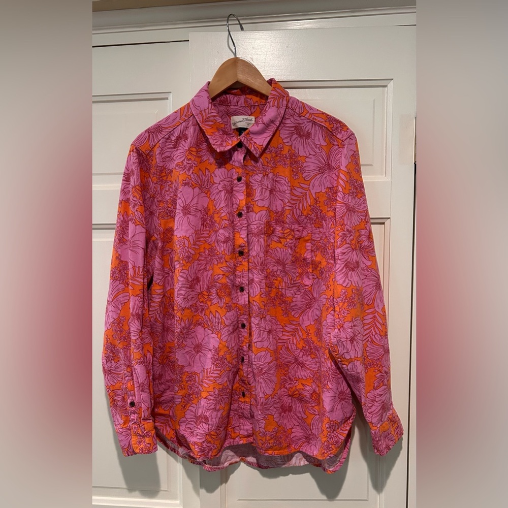 Universal Thread Pink and Orange Floral Women’s Shirt